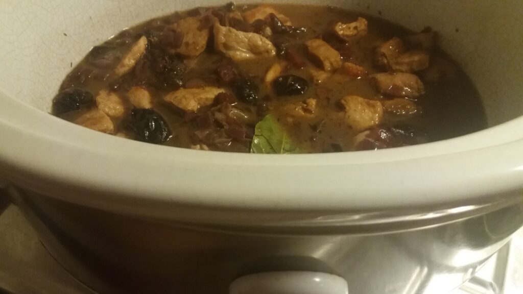 Stoofpot van varkensvlees met port en pruimen, ook voor de slowcooker