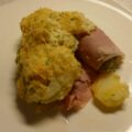 Witlof ovenschotel met ham en een topping van bieslook-kaassaus. P.G.