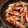 Witlofrolletjes in bacon met appelstroop