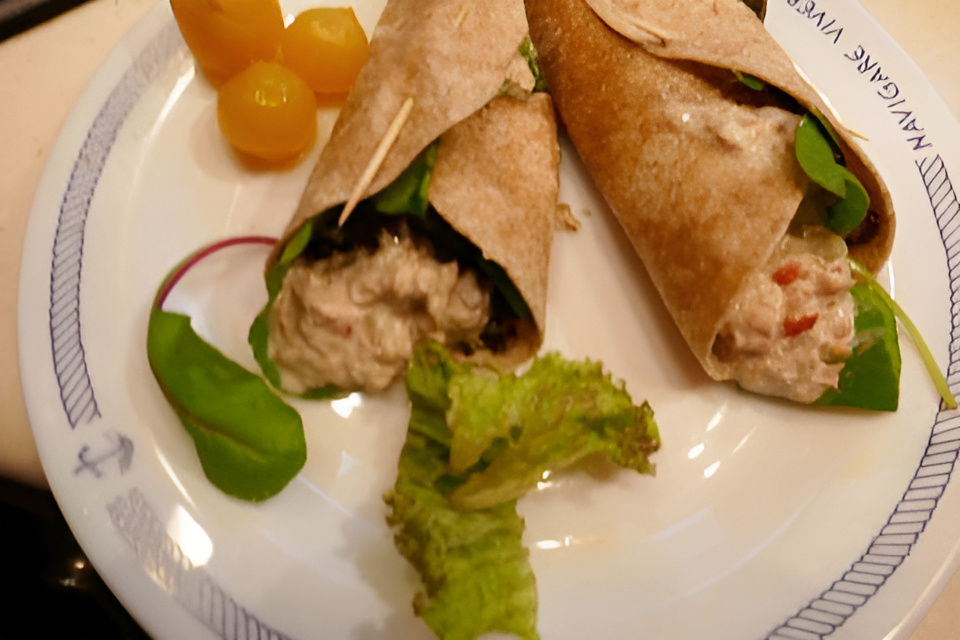 Wrap And Roll Met Tonijn.