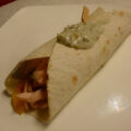 Wraps met gegrilde zalm en knoflook- dillesaus van Project Gezond…