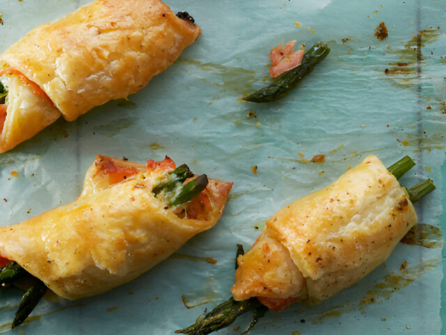 Zalmbroodjes met groene asperges