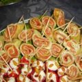 Eirolletjes met gerookte zalm en artisjokkenmousse
