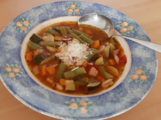 Zomerminestrone met bonen